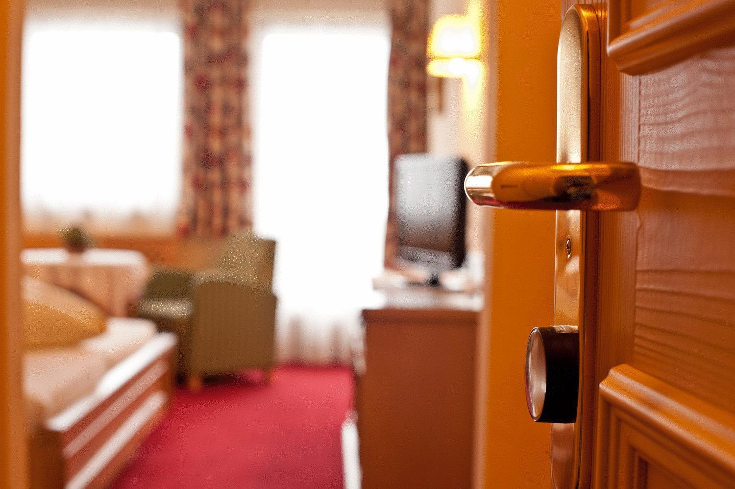 Hotel Eschenhof & Apartments Fulpmes Eksteriør bilde